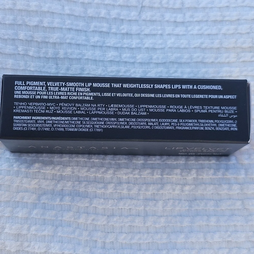 Anastasia Beverly Hills Lip Velvet Lipstick Mouse Matte shade parchment